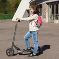 Obowiązkowe kaski dla dzieci do 16. roku życia, ale nie zawsze! Ten wyjątek podzielił Polaków i wywołał burzę