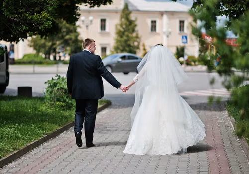 40 tys. zł dla małżeństw i bonus za urodzenie dziecka? Nowy program "Ślub plus" na językach Polaków