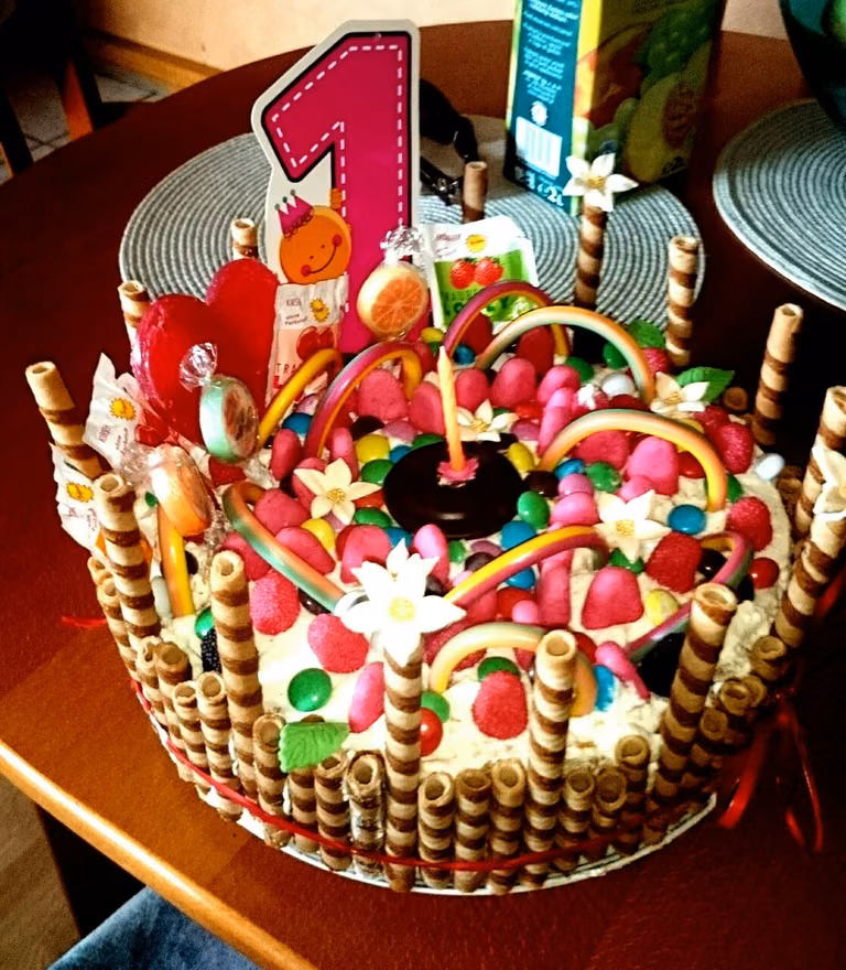 cukierkowy tort dla dziecka
