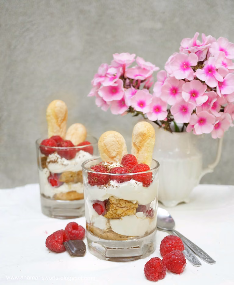 Deser tiramisu z malinami