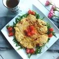 Omlet z pomidorkami i rukolą