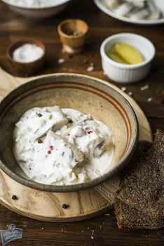 Śledzie w śmietanie