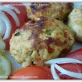 KOTLET MIELONY Z FILETÓW Z KURCZAKA Z PAPRYKĄ I OGÓRKIEM