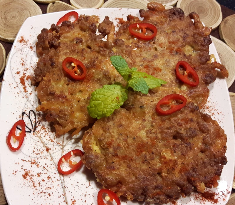 KOTLECIKI CHILI Z MIĘSEM MIELONYM