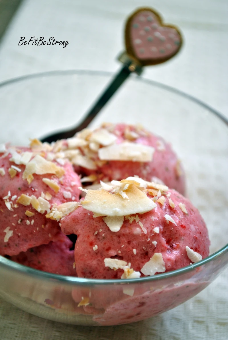 Niskokaloryczne lody truskawkowe, 100g tylko 55kcal!