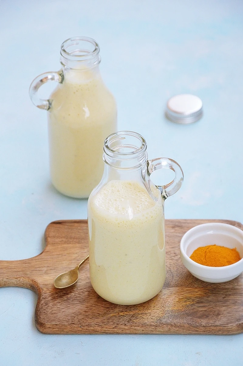 Koktajl bananowy z dodatkiem kurkumy
