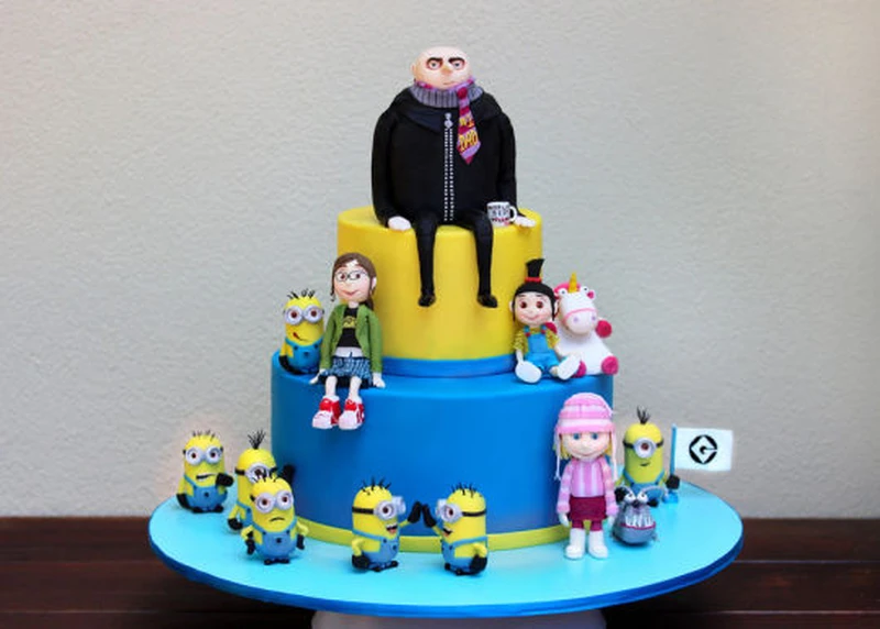 Torcik z minionkami