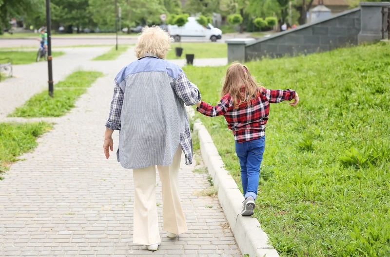 1600 zł co miesiąc dla rodziców dwójki pracujących dzieci!? Dokument w sprawie nowego świadczenia dla emerytów już w Sejmie