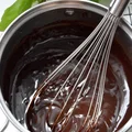 Ganache! Gotowe w 3 minuty! To prosta francuska mieszanka dwóch składników - idealna do ciast!