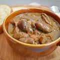 Gulasz z serduszek z suszonymi borowikami