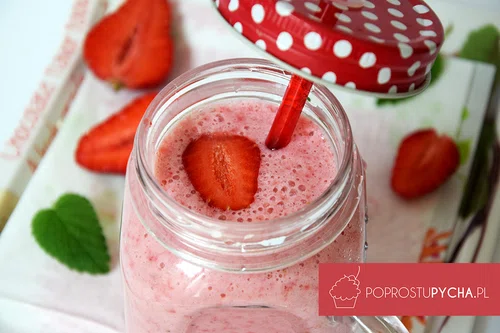 DOMOWY JOGURT MLECZNO-TRUSKAWKOWY (OK. 180 KCAL)