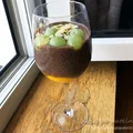 Deser z chia, granatem i mango