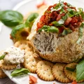 Kula serowa – bruschetta, z pomidorami i bazylią