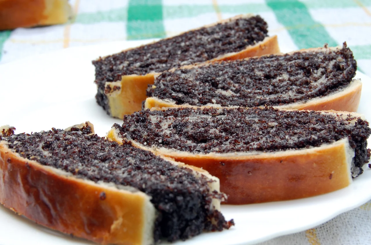 Czy makowiec można piec wcześniej? Odpowiedź może Cię zaskoczyć