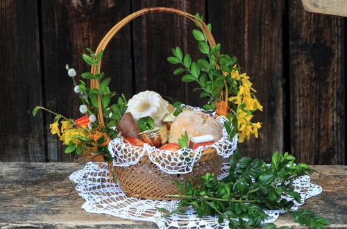 Praca w Święta Wielkanocne 2026! W tym przypadku należy się dodatek do wynagrodzenia