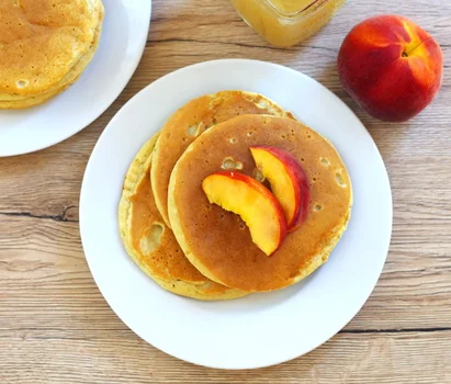 Pancakes bananowo-brzoskwiniowe