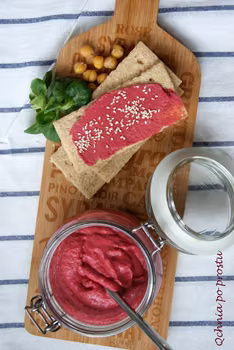Hummus z pieczonymi burakami