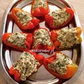 Pieczona papryka z nadzieniem serowo-orzechowym