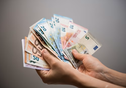 Rekordowy przelew z Brukseli! Polska dostanie 40 miliardów złotych z UE "pod choinkę"!