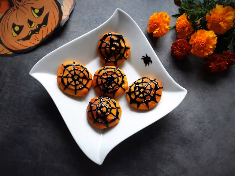 Muffiny z dynią i pajęczyną