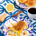 Bougatsa - greckie ciastko z ciasta filo z nadzieniem z semoliny