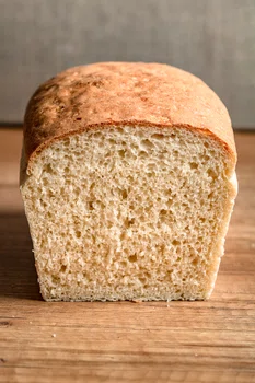 Domowy chleb tostowy (3 składniki)