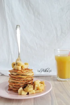Placki owsiane z bananem i jogurtem