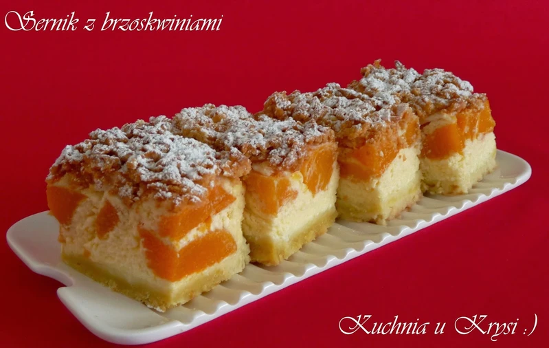 Sernik z brzoskwiniami