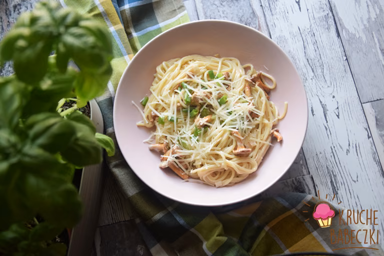 SPAGHETTI Z KURKAMI - PYSZNE