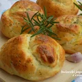 Bułeczki jogurtowe z czosnkiem