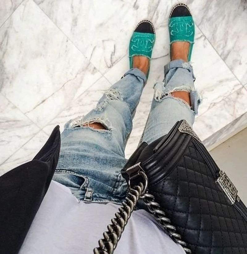 Espadryle i torebka od Chanel