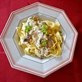 Makaron tagiatelle z kurczakiem w sosie kurkowym