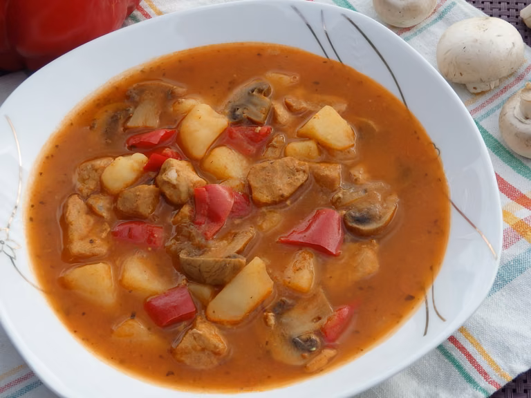 Zupa gulaszowa