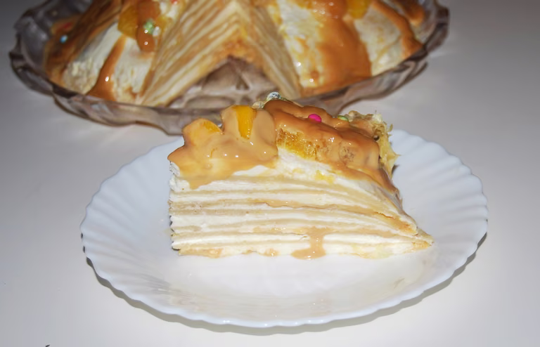Tort naleśnikowy kajmakowy