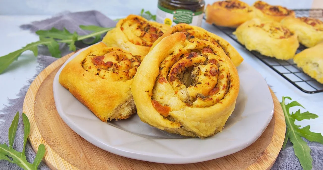 Drożdżowe ślimaczki z pesto - idealna przekąska