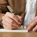 Ogólnopolski Dzień Pisania Piórem: Tradycja, Kreatywność i Koncentracja