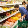 Sklepy otwarte w majówkę 2025: Gdzie i do której godziny zrobimy zakupy? (Biedronka, Lidl, Kaufland, Żabka)