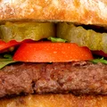Wskaźnik Drwala. Ile burgerów kupimy za płacę minimalną?
