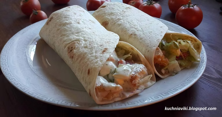 Wrap czyli tortilla z kurczakiem i warzywami