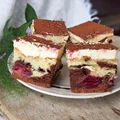 Fale dunaju z wiśniami