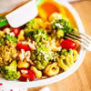 Sałatka lunchowa z tortellini i brokułami