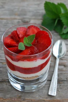 Truskawkowy deser