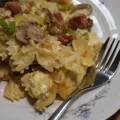 Makaronowa zapiekanka z boczkiem wędzonym i pieczarkami
