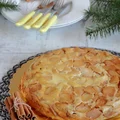 Omlet z karmelizowanymi jabłkami i cynamonem