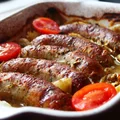 Biała kiełbasa pieczona w cebuli i musztardzie