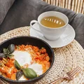 Szakszuka z pieczarkami i cukinią