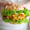 Burgery z ciecierzycy i batatu w indyjskim stylu