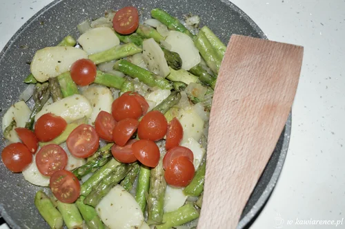 szparagi w roli głównej - aromatyczny i zdrowy omlet