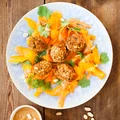 ORZECHOWE KLOPSIKI Z KASZY QUINOA I CIECIERZYCY