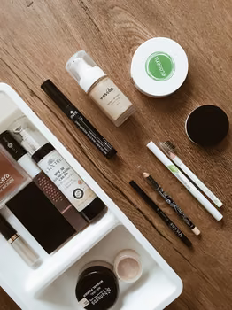 Minimalizm kosmetyczny - robię porządek w kosmetykach do makijażu